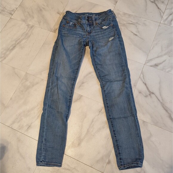 American Eagle Womens Sz 2 Stretch Skinny Jeans Regular Double Button Med Wash - Picture 1 of 10